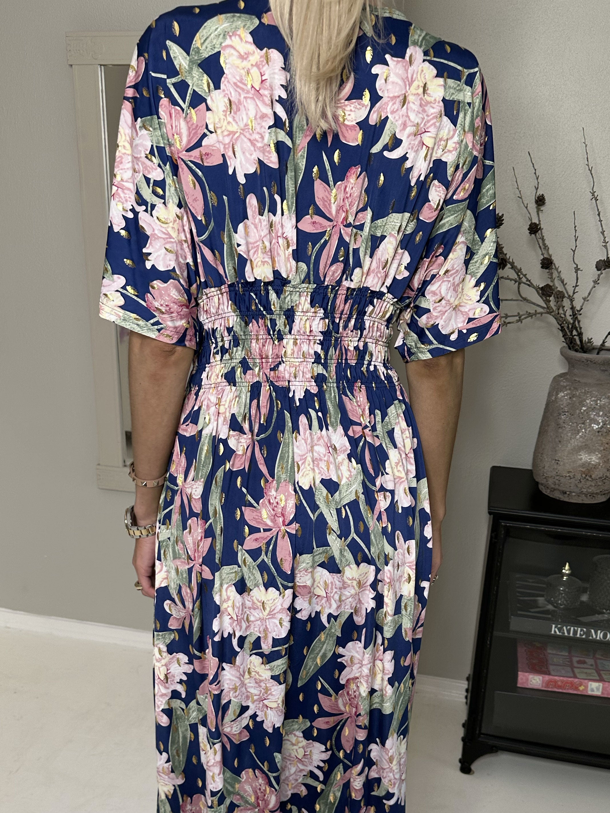 Pams Flower - Lång elastisk klänning i skrynkelfritt tyg